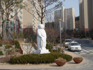 공공조형물(아파트 설치사례) 현대홈타운-엄마와 아기