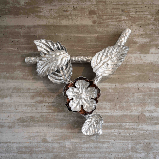 Sculptor's Garden_relief flower-1