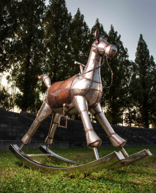 Amusement Park in Box_Racehorse