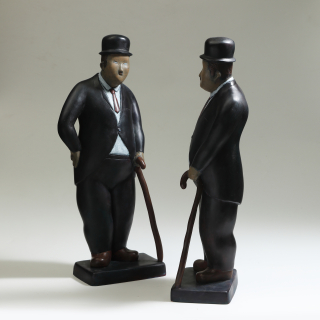 빨간넥타이를 한 신사(각)