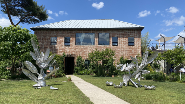 Sculptor's Garden_Out door Installation view